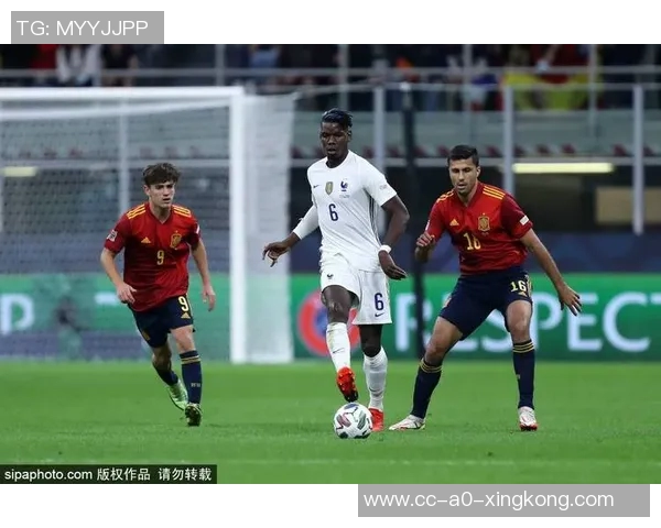 日本高中联赛决赛精彩瞬间兜射与弧顶爆射双双破门引发热议